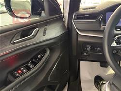 جیپ گراند شیرۆکی